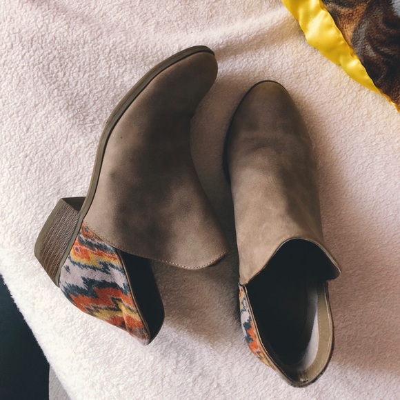 Indigo Rd Shoes - Indigo Rd Tribal Print Tan Booties